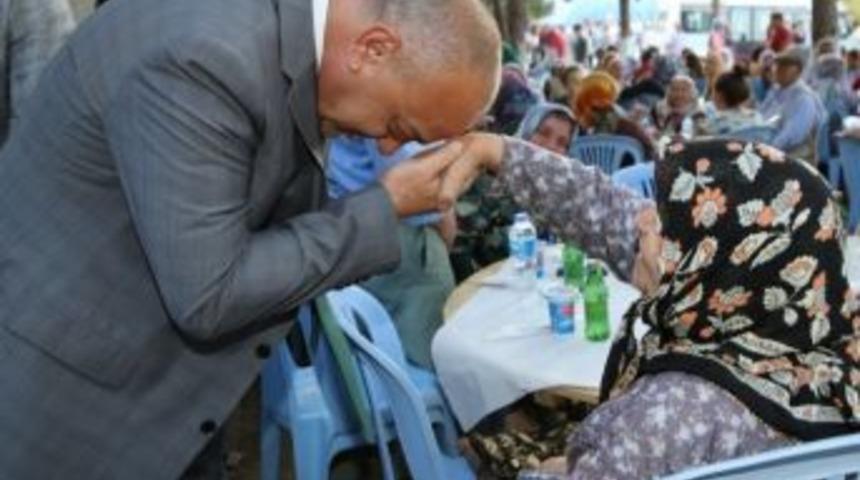 Başkan Erg&uuml;n, &ldquo;her G&uuml;n&uuml;m&uuml;z Bayram Tadında Olsun&rdquo;