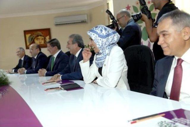 Davutoğlu, Koalisyon Turları Kapsamında Hdp yi Ziyaret Etti 1
