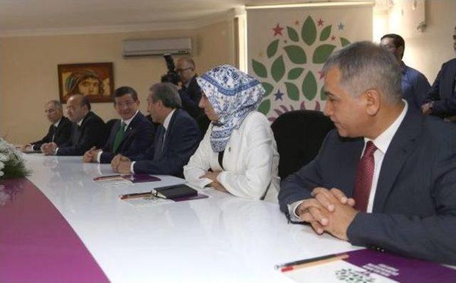 Davutoğlu, Koalisyon Turları Kapsamında Hdp yi Ziyaret Etti 3