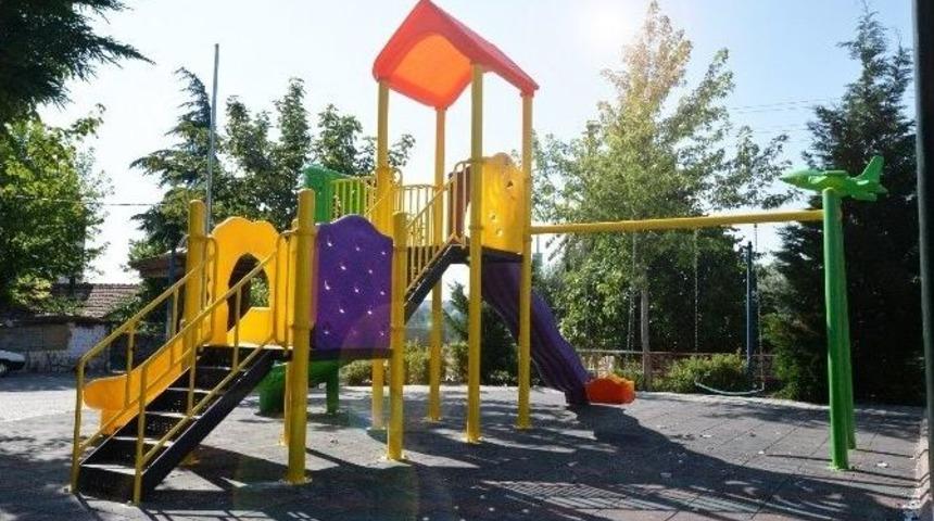 Başkan Amcalarından &Ccedil;ocuklara Bayram Hediyesi