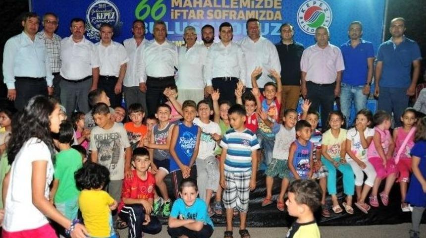 T&uuml;t&uuml;nc&uuml; B&uuml;rokratlarla Vatandaşı Ziyaret Etti