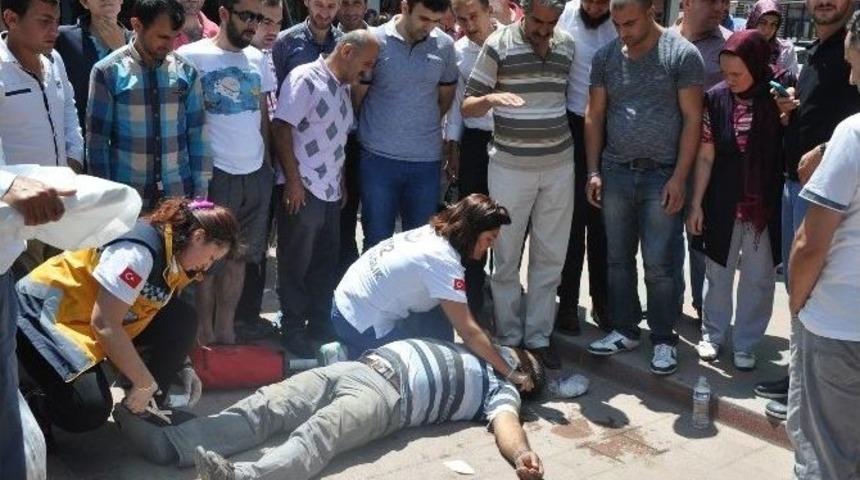 Bursa&rsquo;da Zabıta Aracıyla Motosiklet &Ccedil;arpıştı: 1 Yaralı