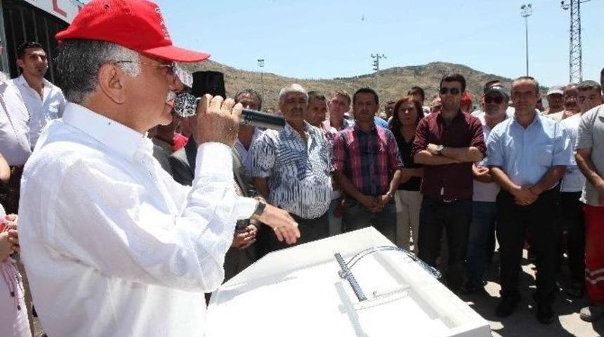 Bayraklı&rsquo;da Coşkulu Bayramlaşma