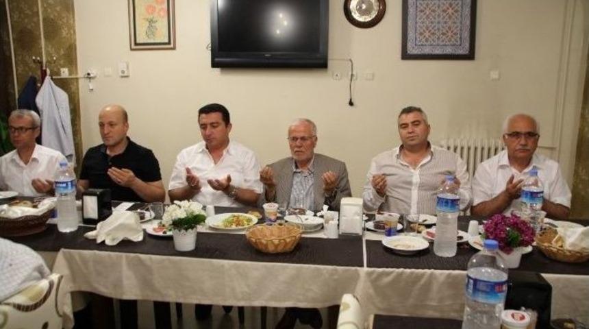 Boz&uuml;y&uuml;k&rsquo;te Kent Konseyi Stk&rsquo;ları İftarda Buluşturdu