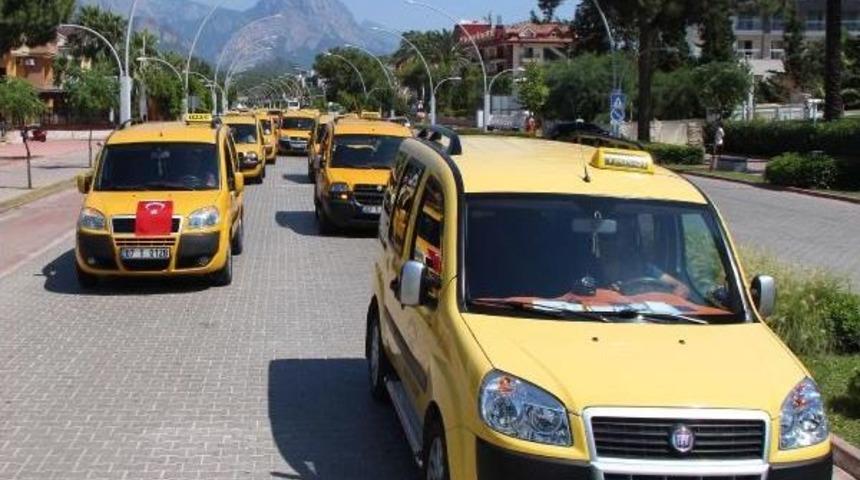 Kemer'de Taksicilerin Korsan Taşımacılık Isyanı