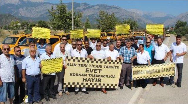 Kemer'de Taksicilerin Korsan Taşımacılık Isyanı