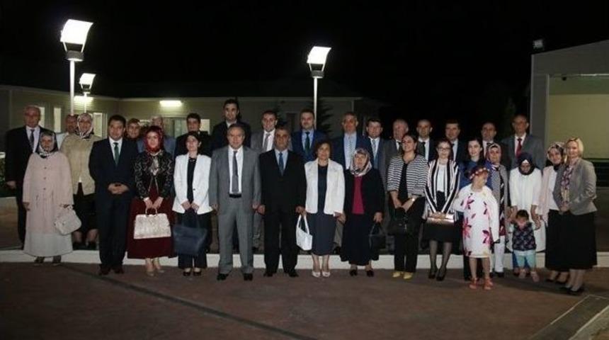 D&uuml;zce&rsquo;den Tayini &Ccedil;ıkan B&uuml;rokratlara Veda Yemeği