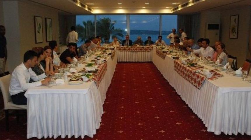 Adana Kent Konseyi, İftar Programında Bir Araya Geldi