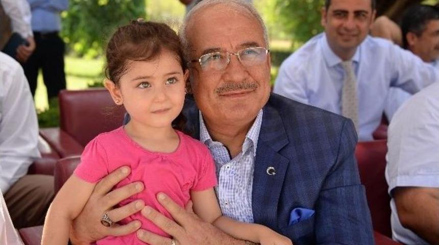 Minik Y&uuml;z&uuml;c&uuml;ler Katılım Belgelerini Aldı