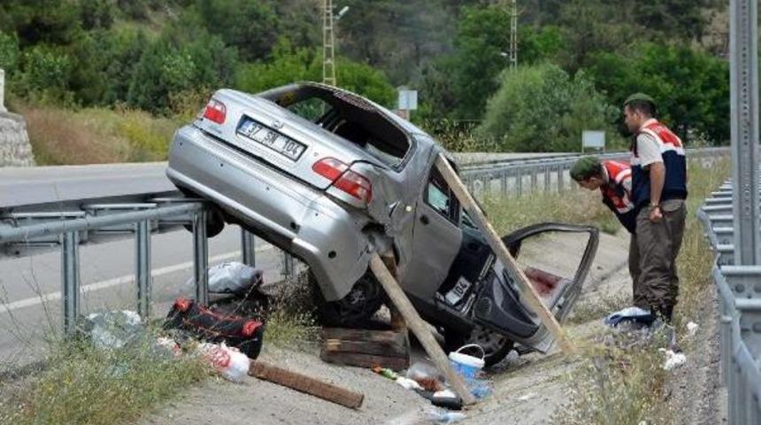 Bayram Tatili Yolunda Kaza: 6 Yaralı