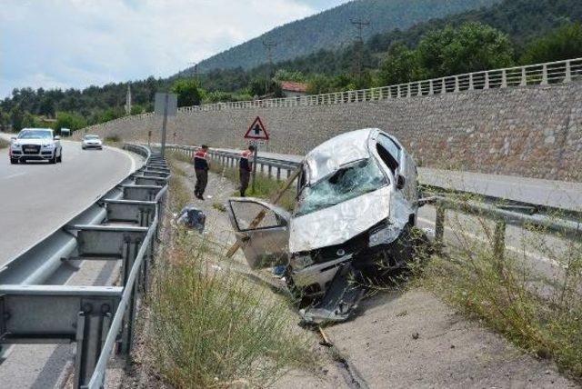 Bayram Tatili Yolunda Kaza: 6 Yaralı