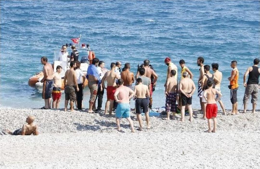 D&uuml;nyaca &Uuml;nl&uuml; Konyaaltı Sahili&rsquo;nde &ldquo;trajikomik&rdquo; Kayıp İhbarı