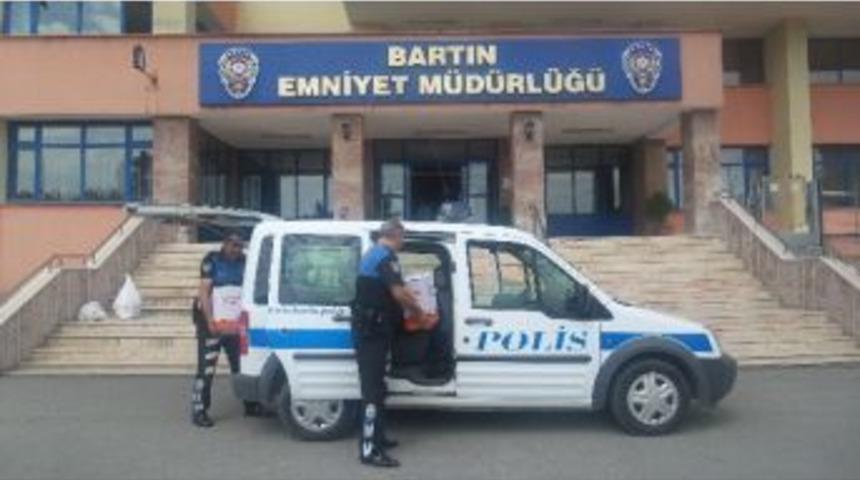 Bartın Polisinden 74 Aileye Yardım Paketi