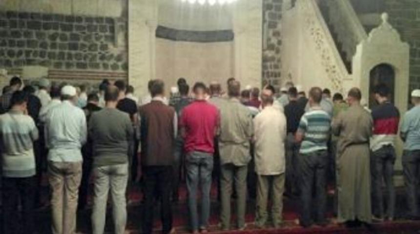 Diyarbakır&rsquo;da Ramazan Ayının Son Teravih Namazı Kılındı