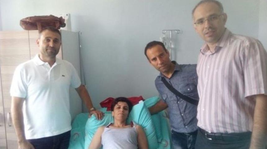 İngiliz Doktorların Riskli G&ouml;rd&uuml;ğ&uuml; Ameliyatı T&uuml;rk Doktor Başarıyla Yaptı