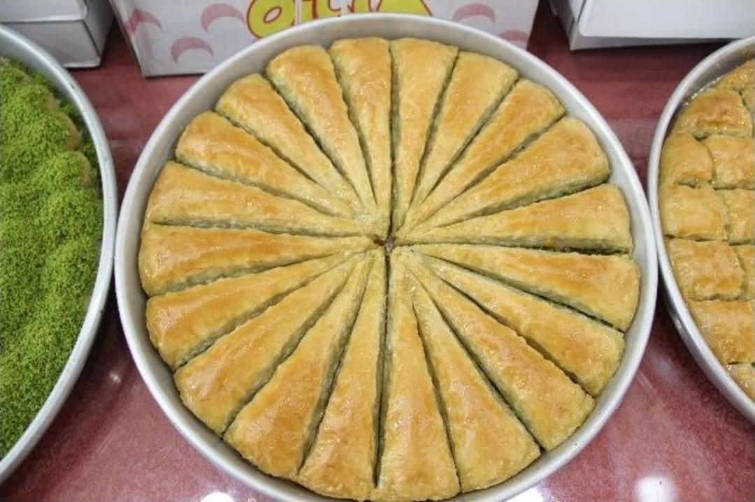 Gaziantep Baklavası Raflarda Yerini Aldı