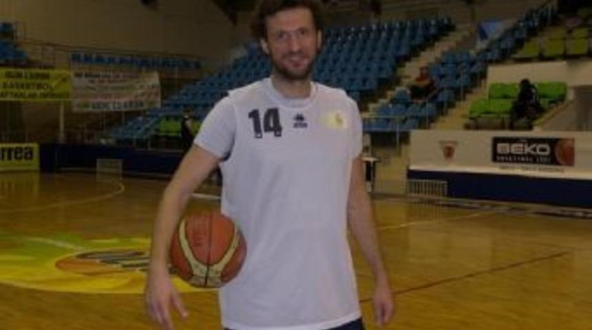 Gelişim Koleji Reha &Ouml;z Ile 1 Yıllık S&ouml;zlşeme Imzaladı