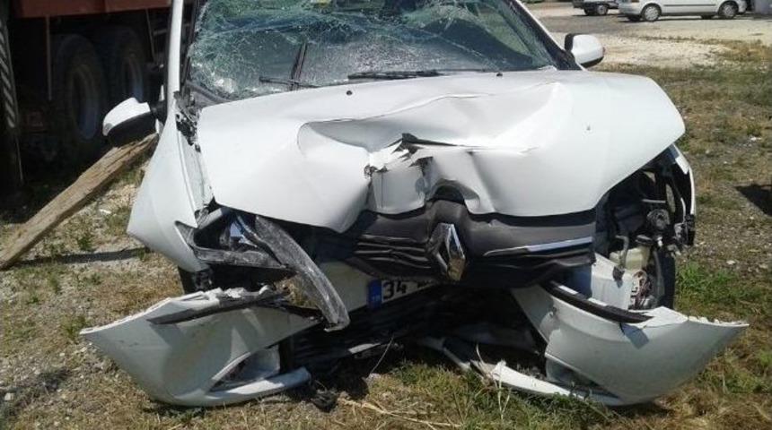 Tatil Yolunda Feci Kaza: 6 Yaralı