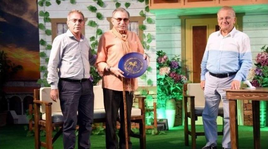 Haldun Dormen: &ldquo;gen&ccedil;ler Tiyatro Yapmazlarsa Pişman Olurlar&rdquo;