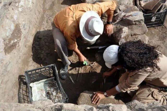 Ancient Site Sheds Light On Social Life Of B.c. 4,000S