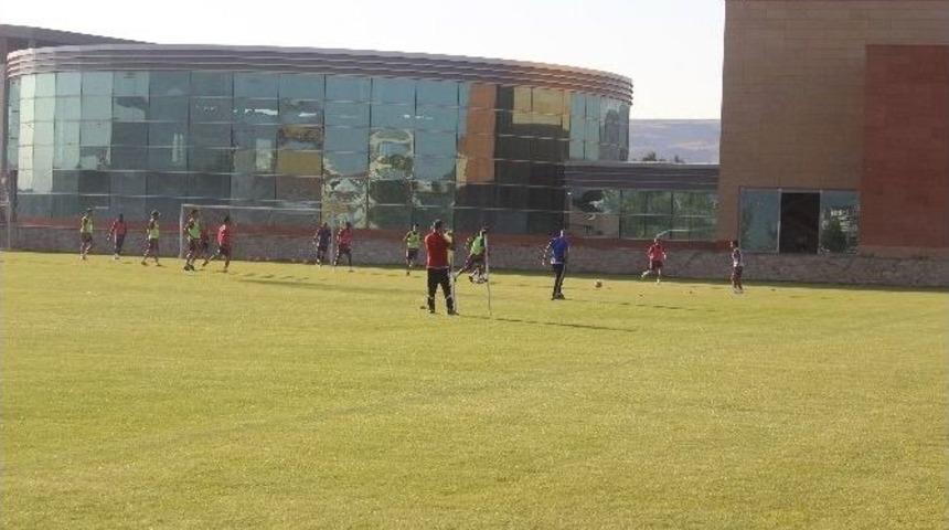 Kayserispor S&uuml;per Lig Hazırlıklarına Devam Ediyor