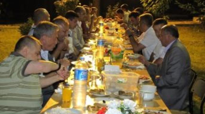 Hisarcık Belediye Başkanı İftar Verdi