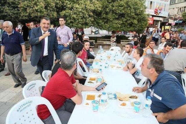 Ramazan Ayında Yaklaşık 60 Bin Kişiye İftar Yemeği Verildi