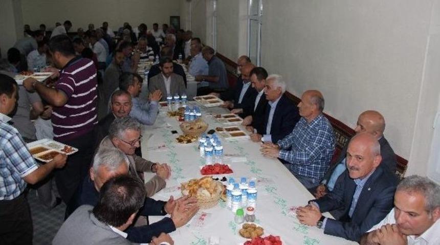 Milletvekili Kahveci K&ouml;y&uuml;nde İftar Verdi