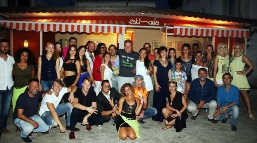 Shaman Dans Tiyatrosu Ekibi Bodrum&rsquo;da Kafe A&ccedil;tı