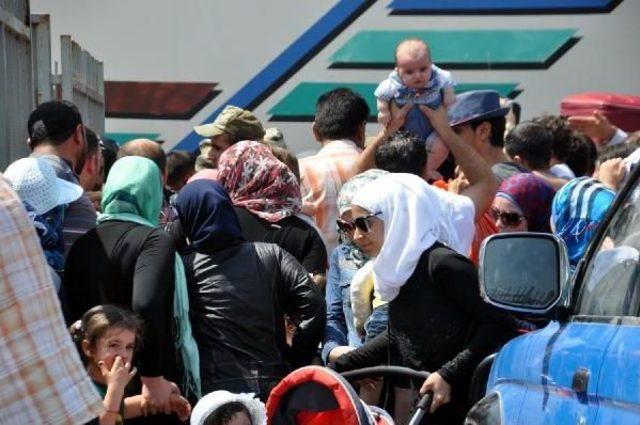 Suriyelilere Bayramda Ülkerine Gidiş Geliş Izni Verildi