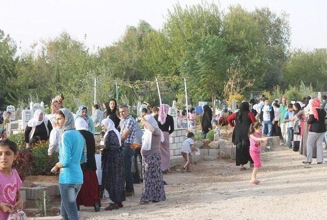 Mardin’de Mezarlıklar Doldu Taştı