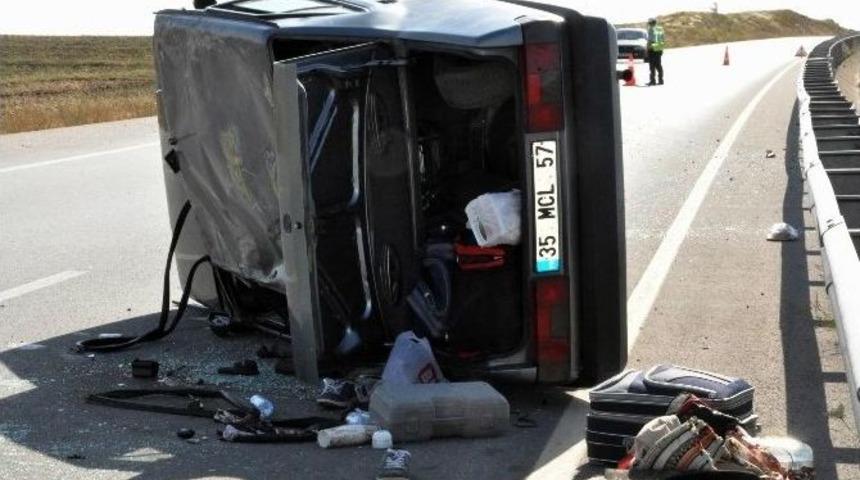 Sivas&rsquo;ta Otomobil Takla Attı: 4 Yaralı