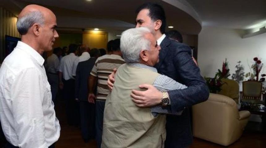 Bakan &Ouml;mer &Ccedil;elik'ten Bayram Trafiği Uyarısı