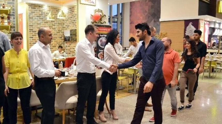 Şanlıurfa Piazza Ailesi İftar Yemeğinde Bir Araya Geldi