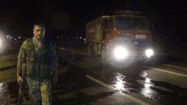 Pkk, Iğdır'da Yol Kesip, Tır Yaktı