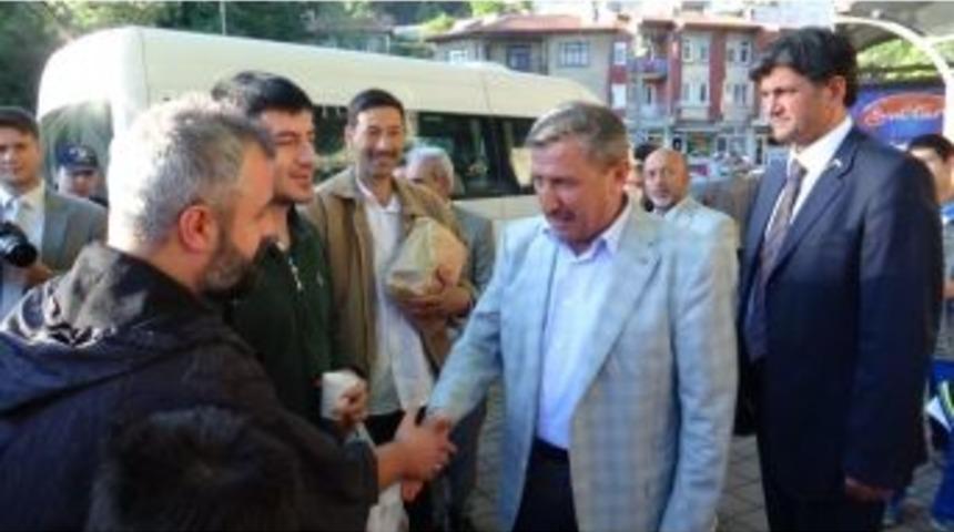 K&uuml;tahya&rsquo;da Protokol, Bayram Coşkusunu Halkla Birlikte Yaşadı