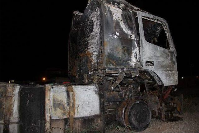 Pkk, Iğdır’da Bir Tır Yaktı Bir Araca El Koydu