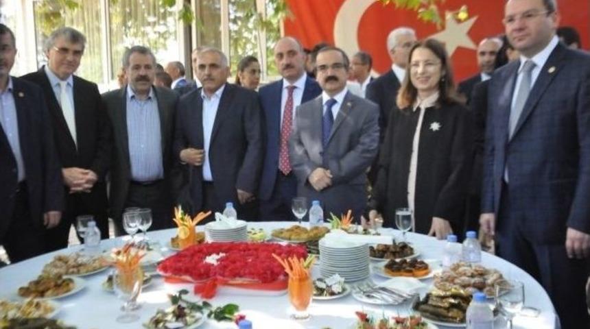 Bakan Ayşenur İslam, Sakarya Protokol&uuml; İle Bayramlaştı