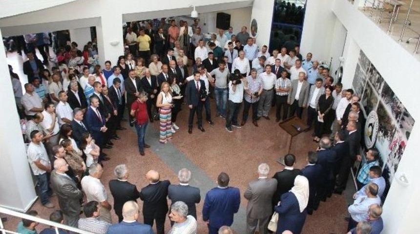 Başkan Keleş, Belediye Personeli Ve D&uuml;zcelilerle Bayramlaştı