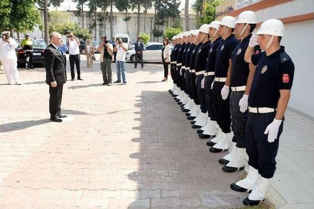 Mersin Valisi Çakacak Halkla Bayramlaştı