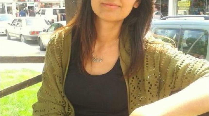 Otomobil Virajda U&ccedil;uruma Yuvarlandı: 1 &Ouml;l&uuml;, 2 Yaralı