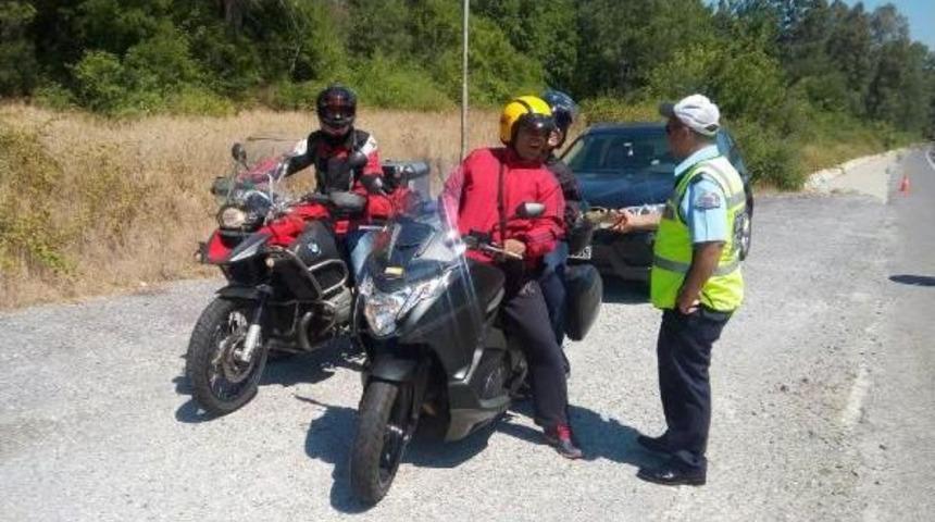 Marmaris'te Polisten Şekerli Denetim