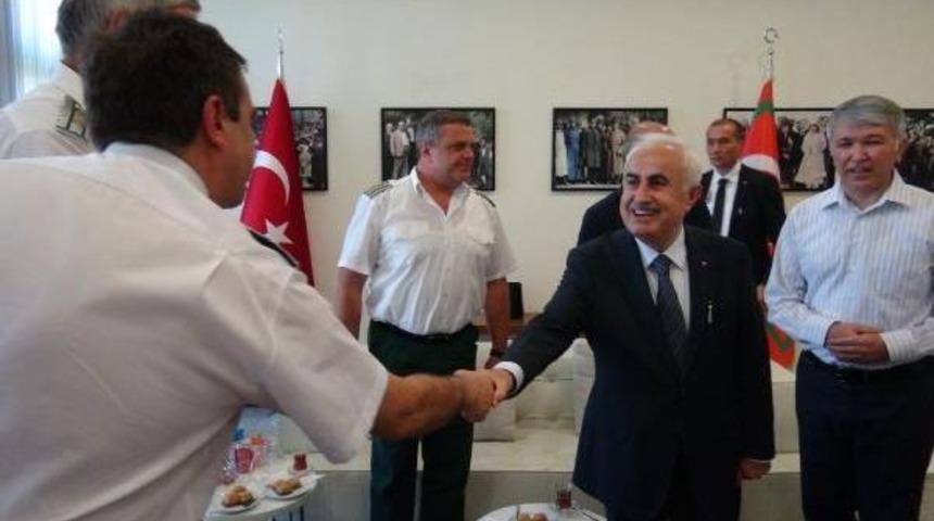 Vali Bulgar Heyete Sordu: Ne Olacak Bu Tır Kuyruğu?