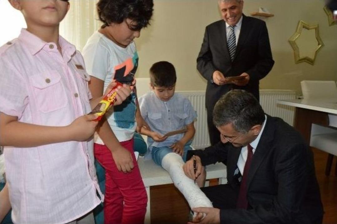 Vali Bektaş&rsquo;tan Bayramda İmzalı &rsquo;ge&ccedil;miş Olsun&rsquo; Dileği