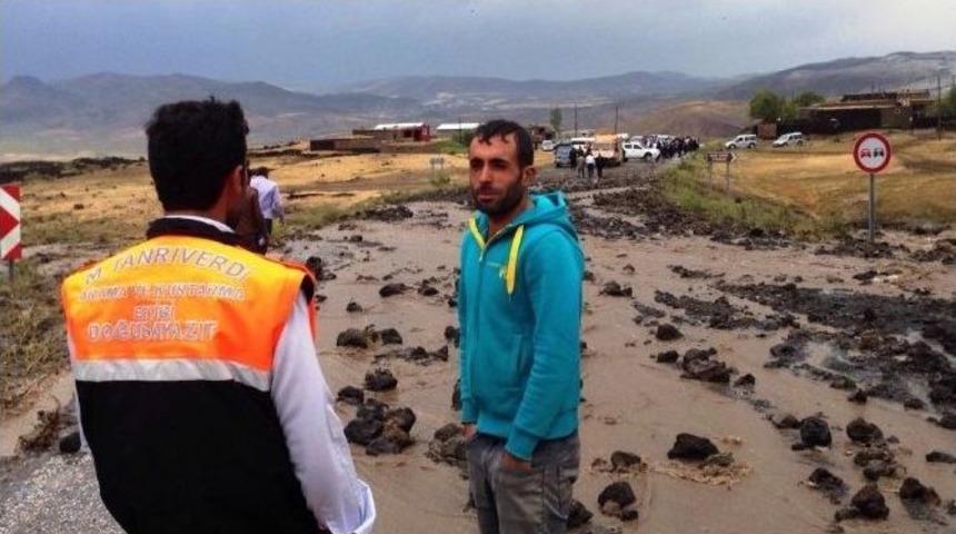 Doğubayazıt&rsquo;ta Sel Hayatı Fel&ccedil; Etti
