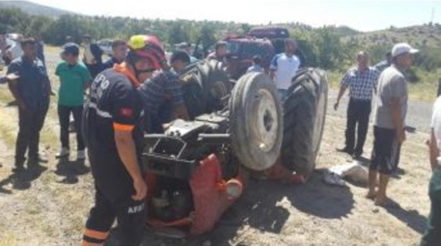 Aksaray&rsquo;da Trakt&ouml;r Devrildi: İki Yaralı