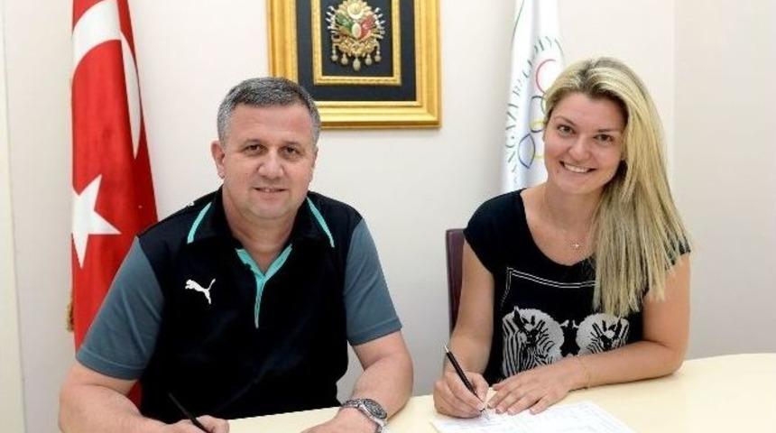 Milli Hentbolcu Seda, Osmangazi&rsquo;ye İmza Attı