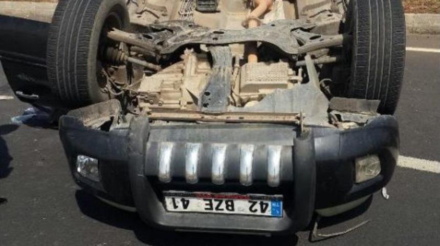 Hilvan'da Otomobil Devrildi: 4 Yaralı