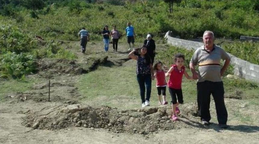 Heyelan, 27 Aileyi Bayramda Evsiz Bıraktı