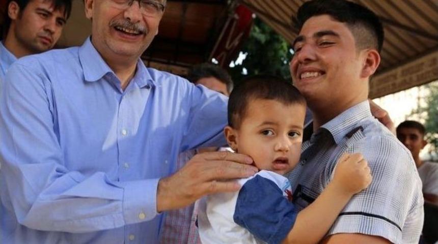 Başkan G&uuml;ven&ccedil; Bayramda Geleneği Bozmadı